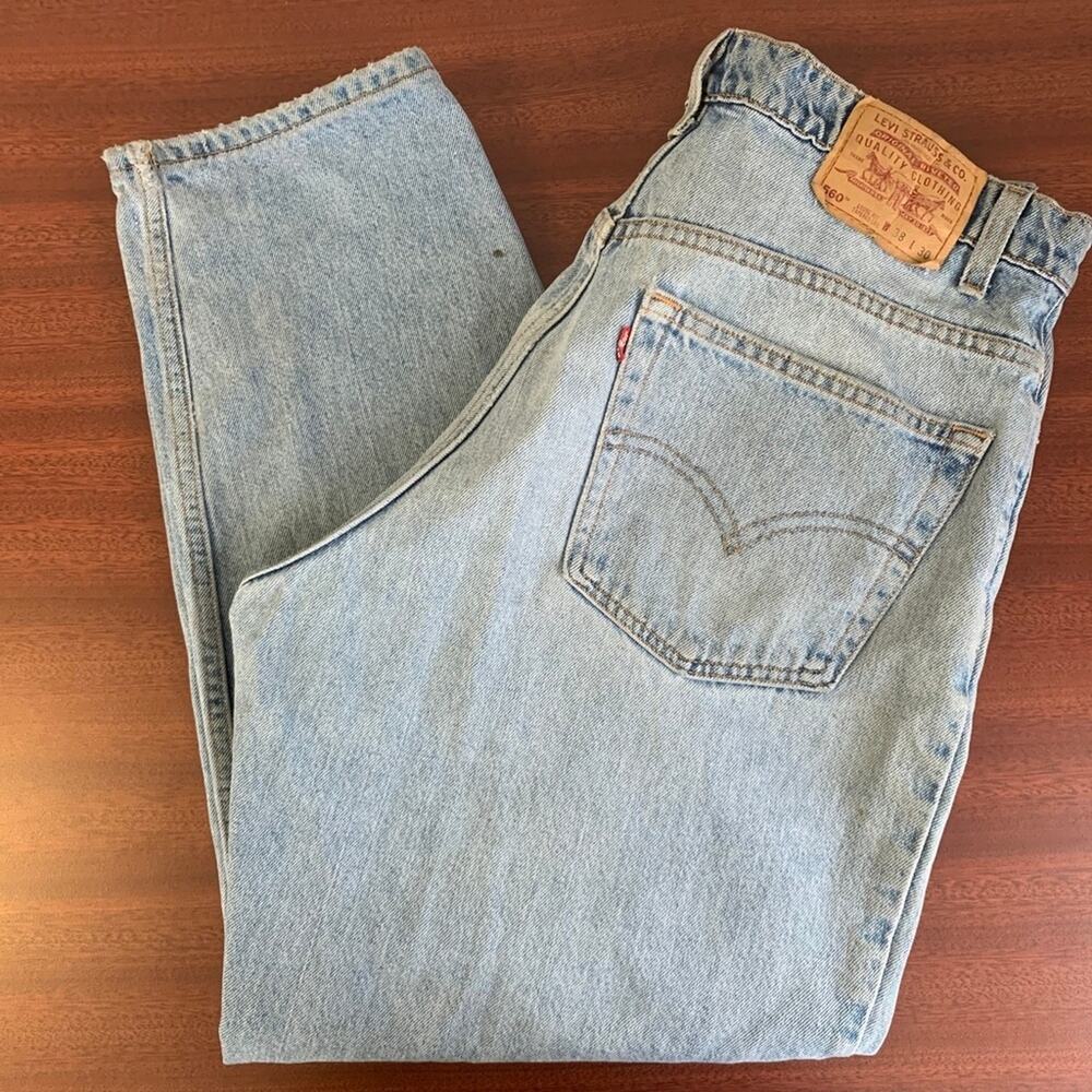 Vintage Men's 560 Loose Fit Tapered LegLevi's Mom Jeans Made in USA